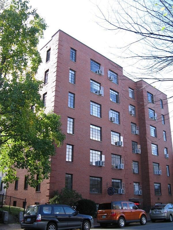 60 Brattle St, Harvard Square