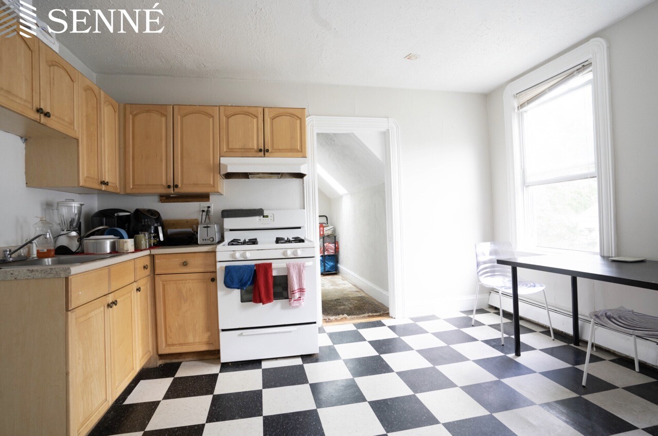 32 Gordon St, Allston