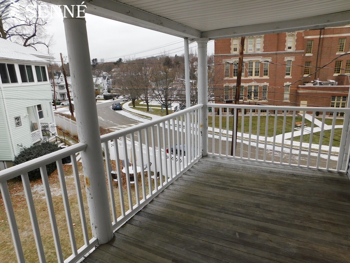 46 Concord Rd, Watertown