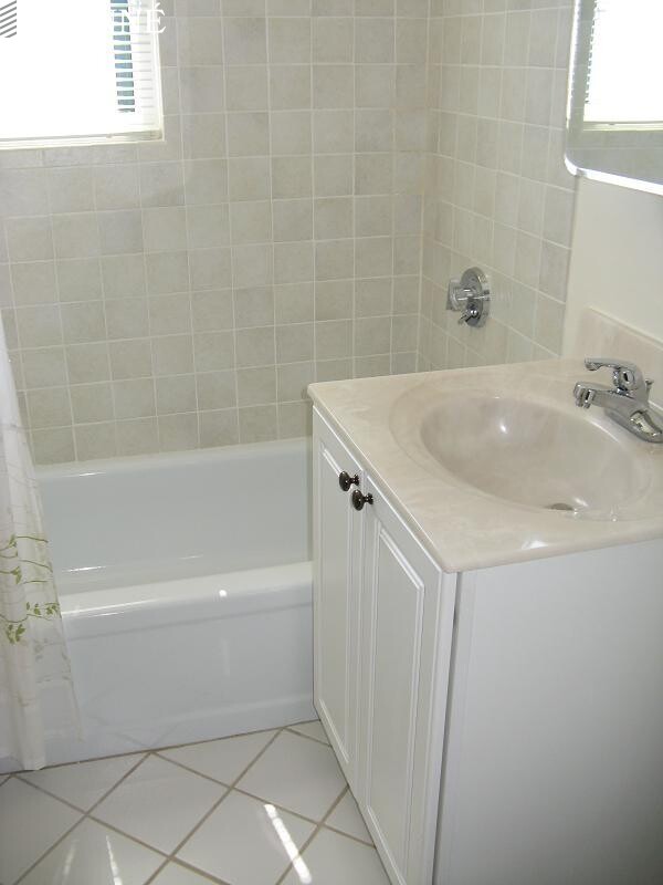 700 Huron Ave, Huron Village