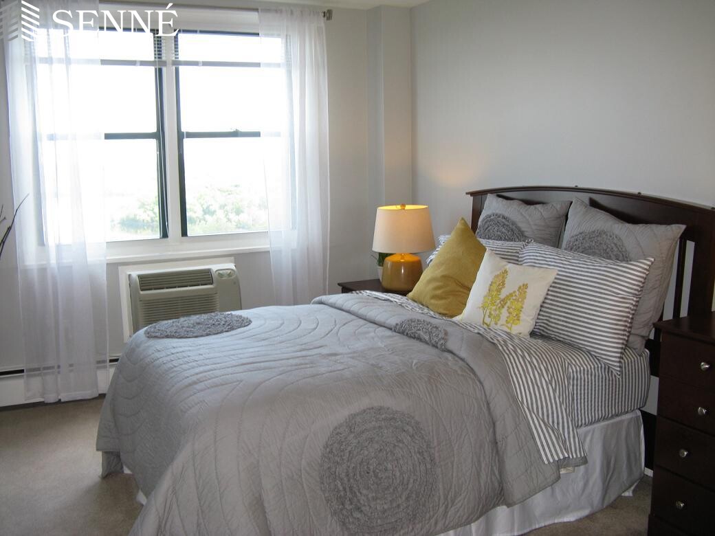 700 Huron Ave, Huron Village