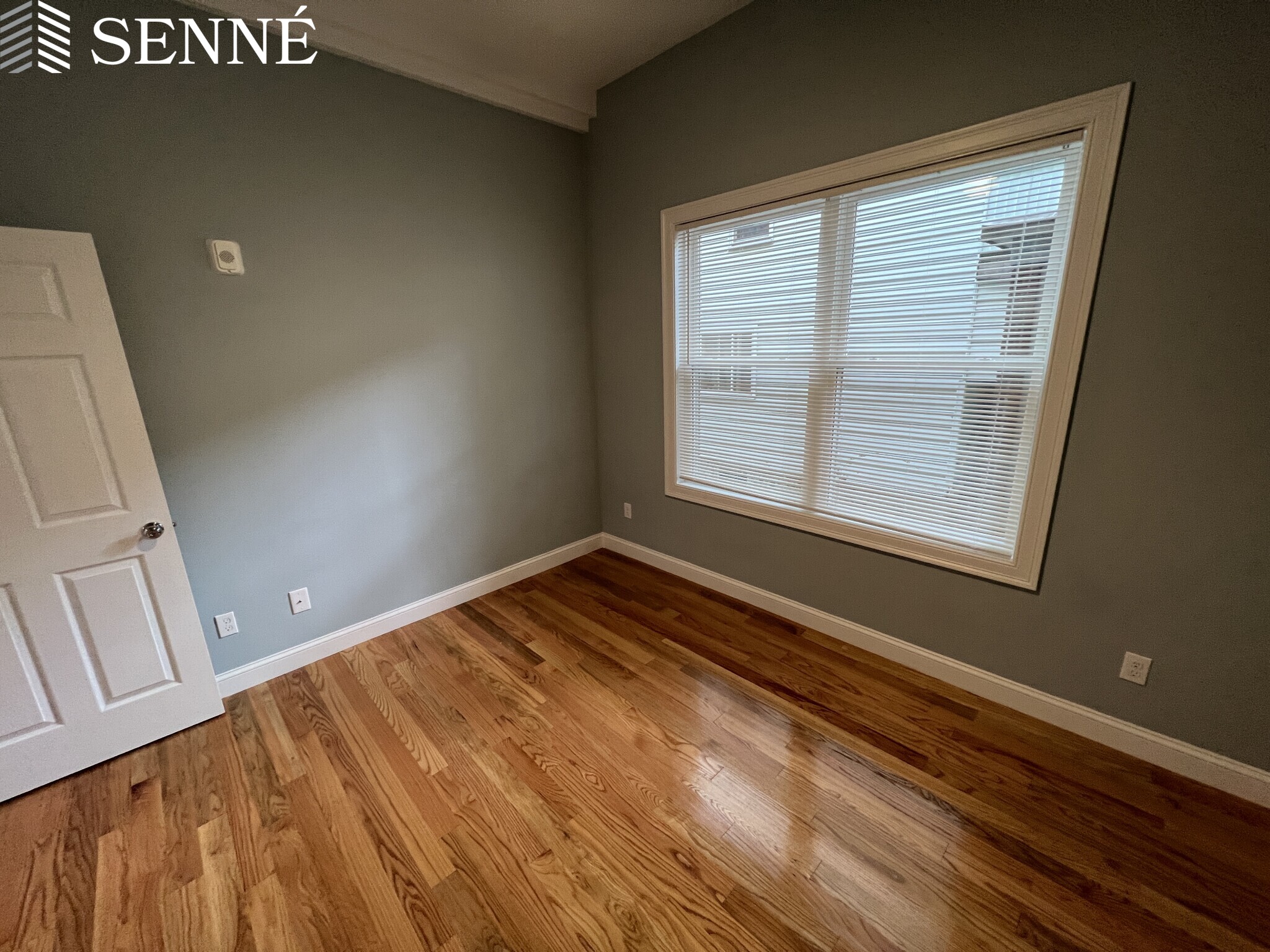 126 Cross St, East Somerville