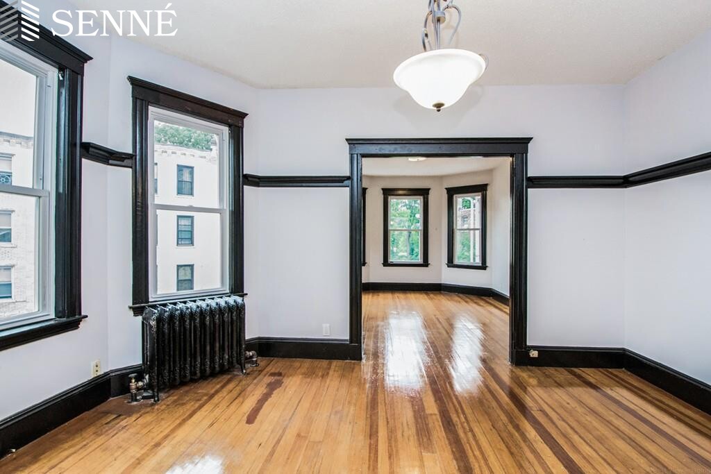 30 Harold St, Roxbury