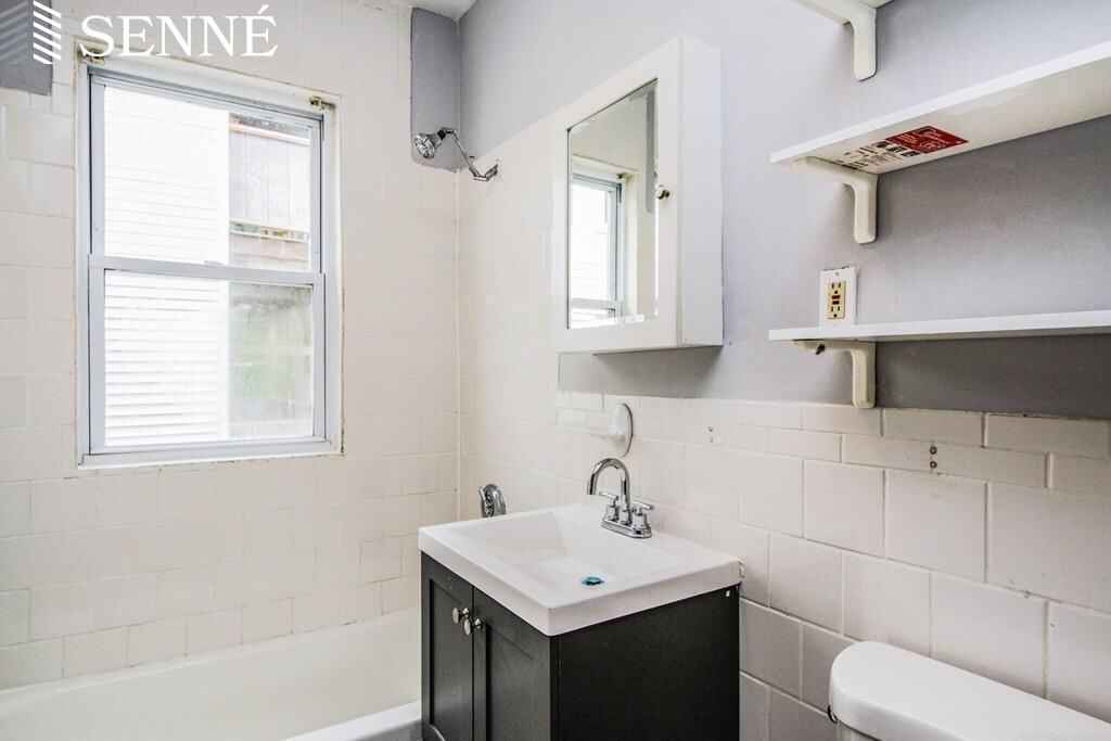 30 Harold St, Roxbury