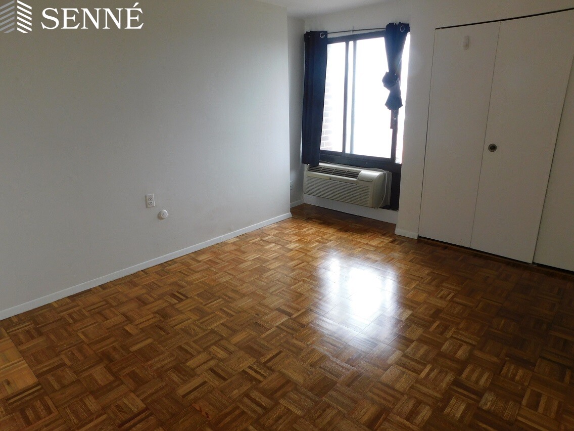 1105 Massachusetts Ave, Harvard Square