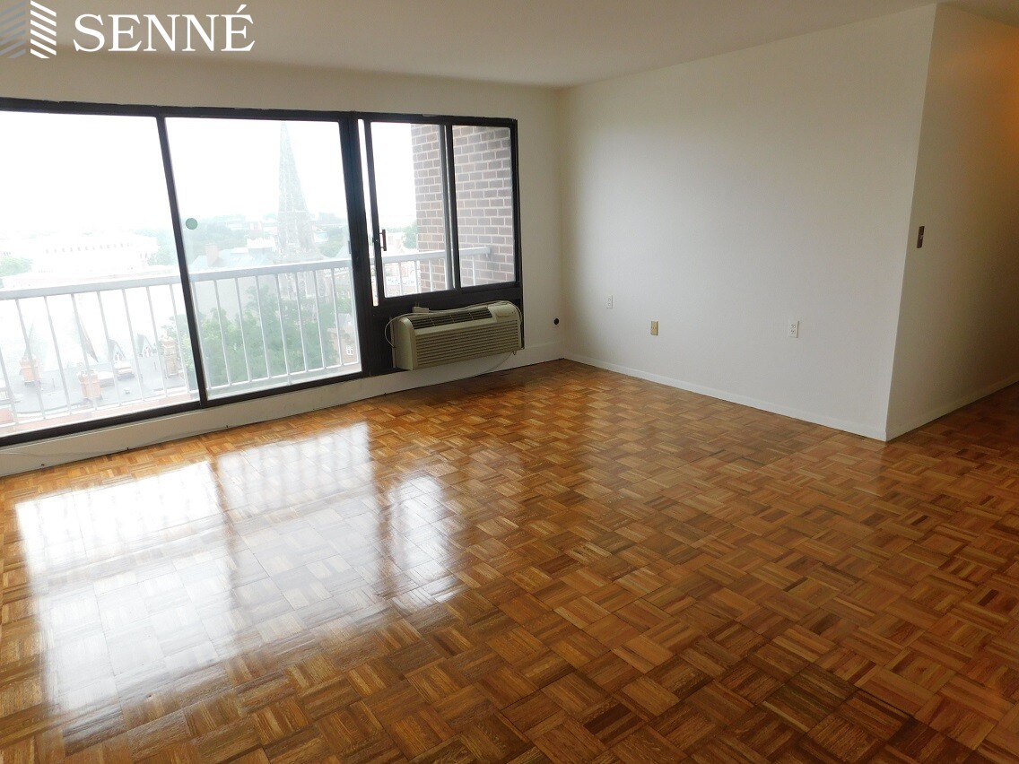 1105 Massachusetts Ave, Harvard Square