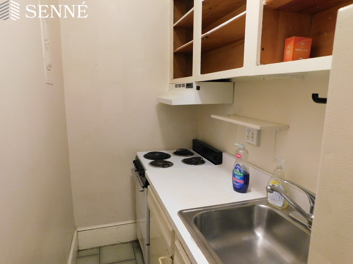 1 bed, 1 bath apartment for rent at 6 Arlington St Unit 11, Neighborhood Nine — photo 4 of 7