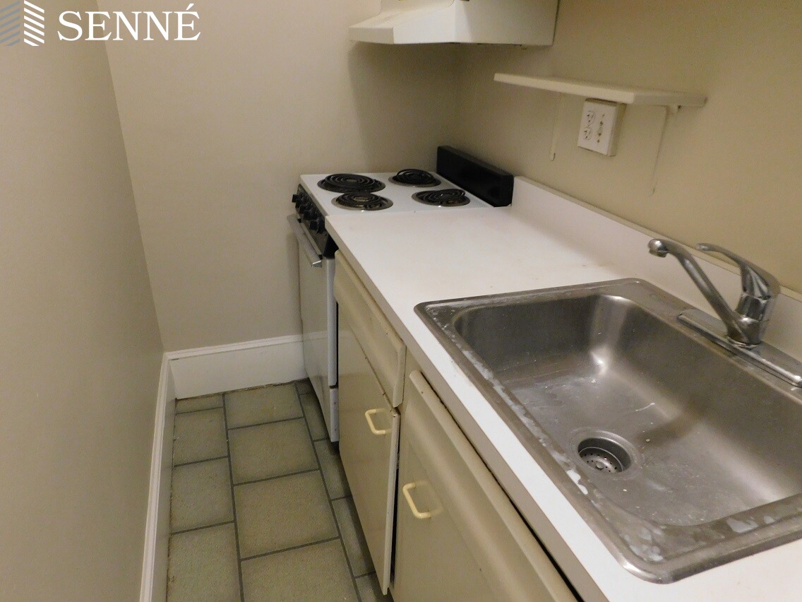 1 bed, 1 bath apartment for rent at 6 Arlington St Unit 11, Neighborhood Nine — photo 3 of 7