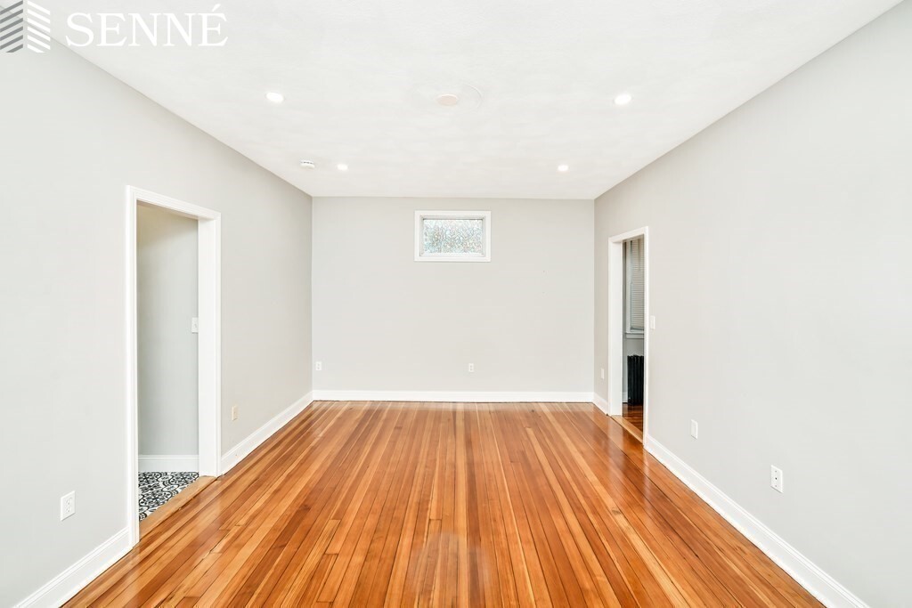 109 Walnut St, Gilman Square