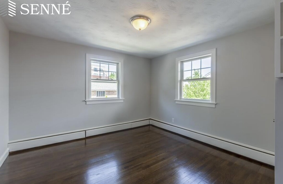 50 Aldrich Rd, East Watertown