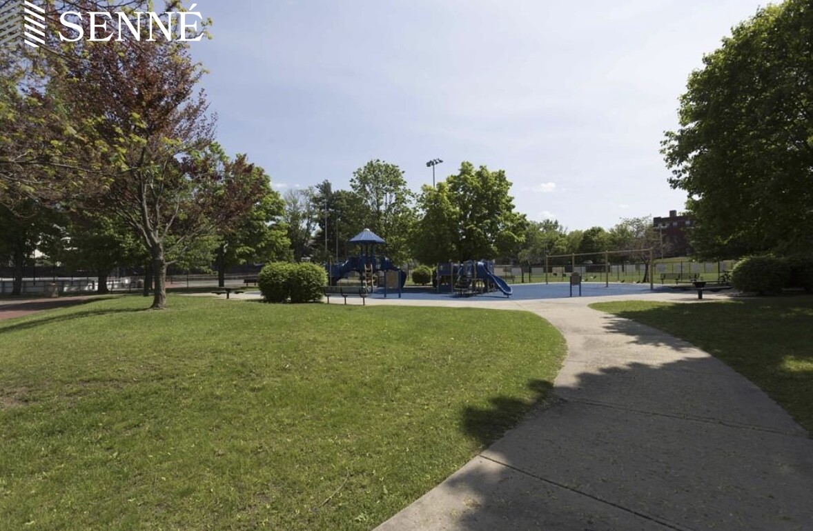 50 Aldrich Rd, East Watertown