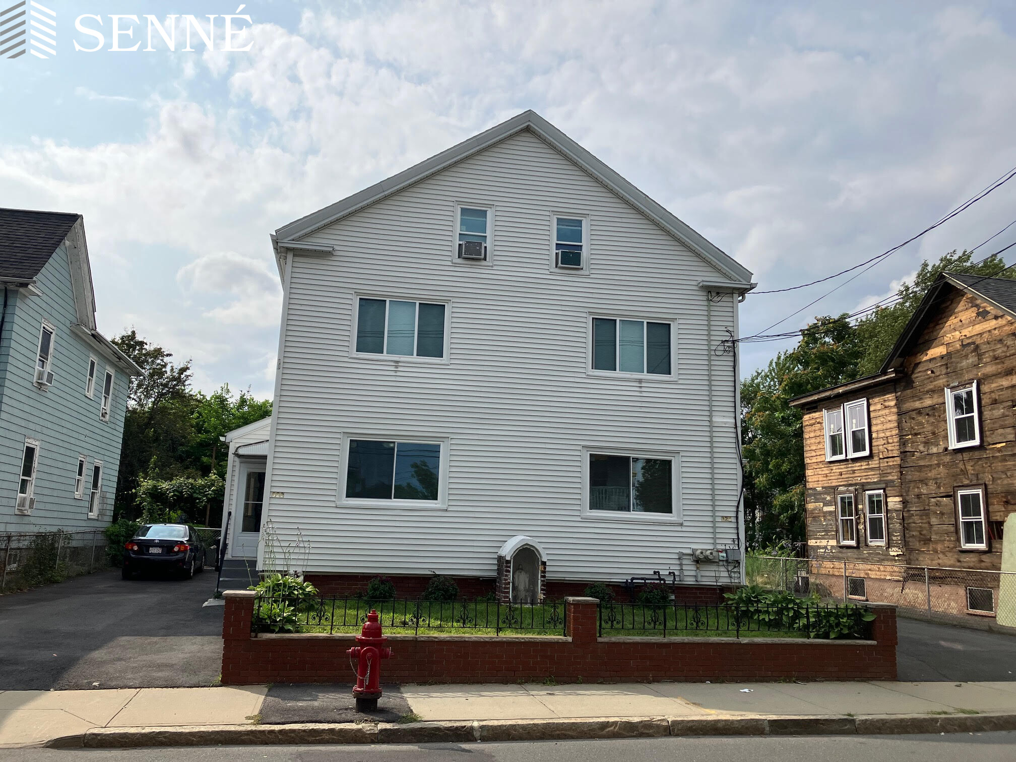 322 Lowell St, Magoun Square