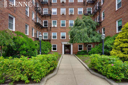 395 Broadway, Mid-Cambridge