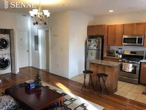 28 Fisher Ave, Roxbury