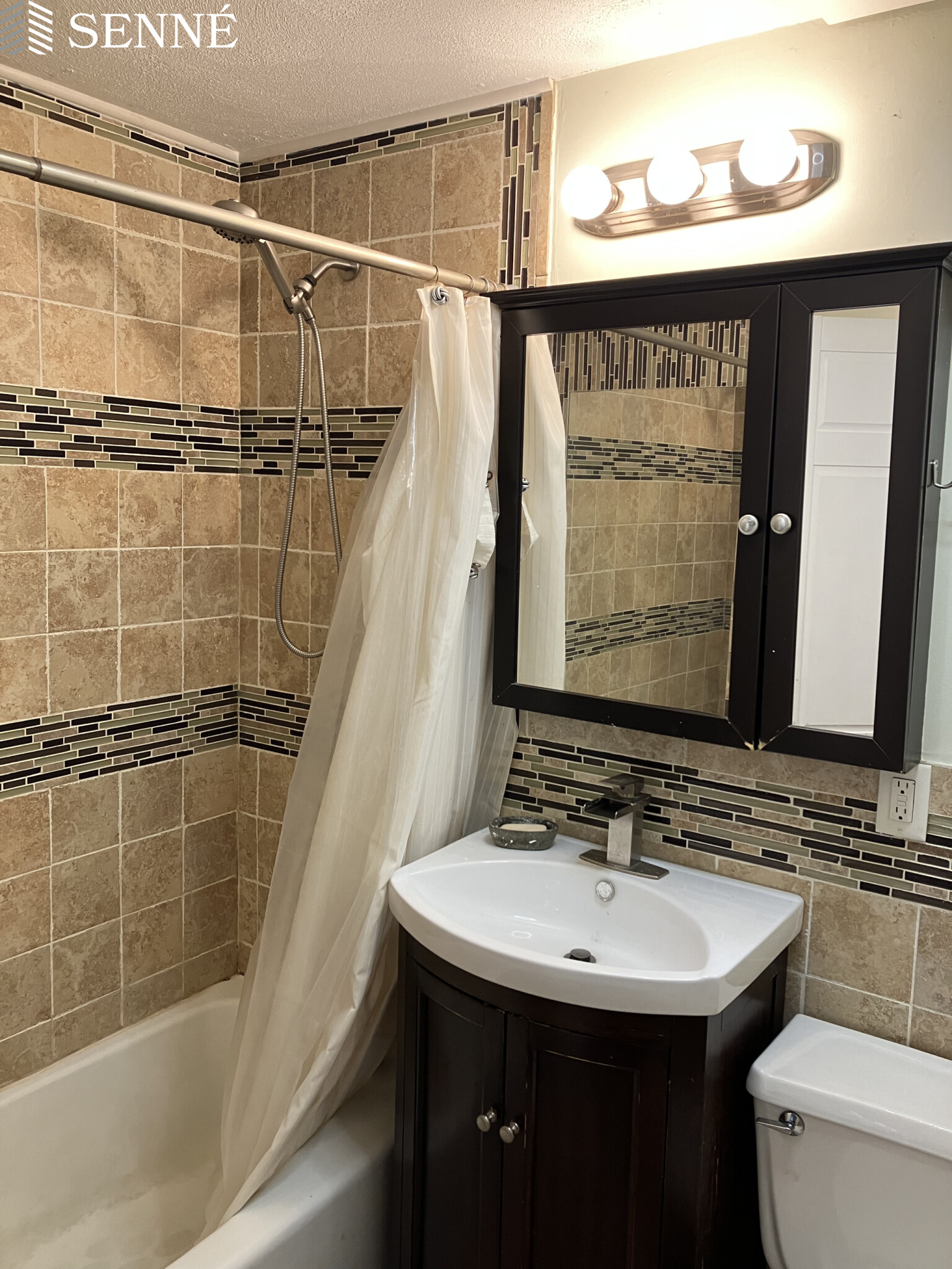 71 Grovers Ave, Winthrop