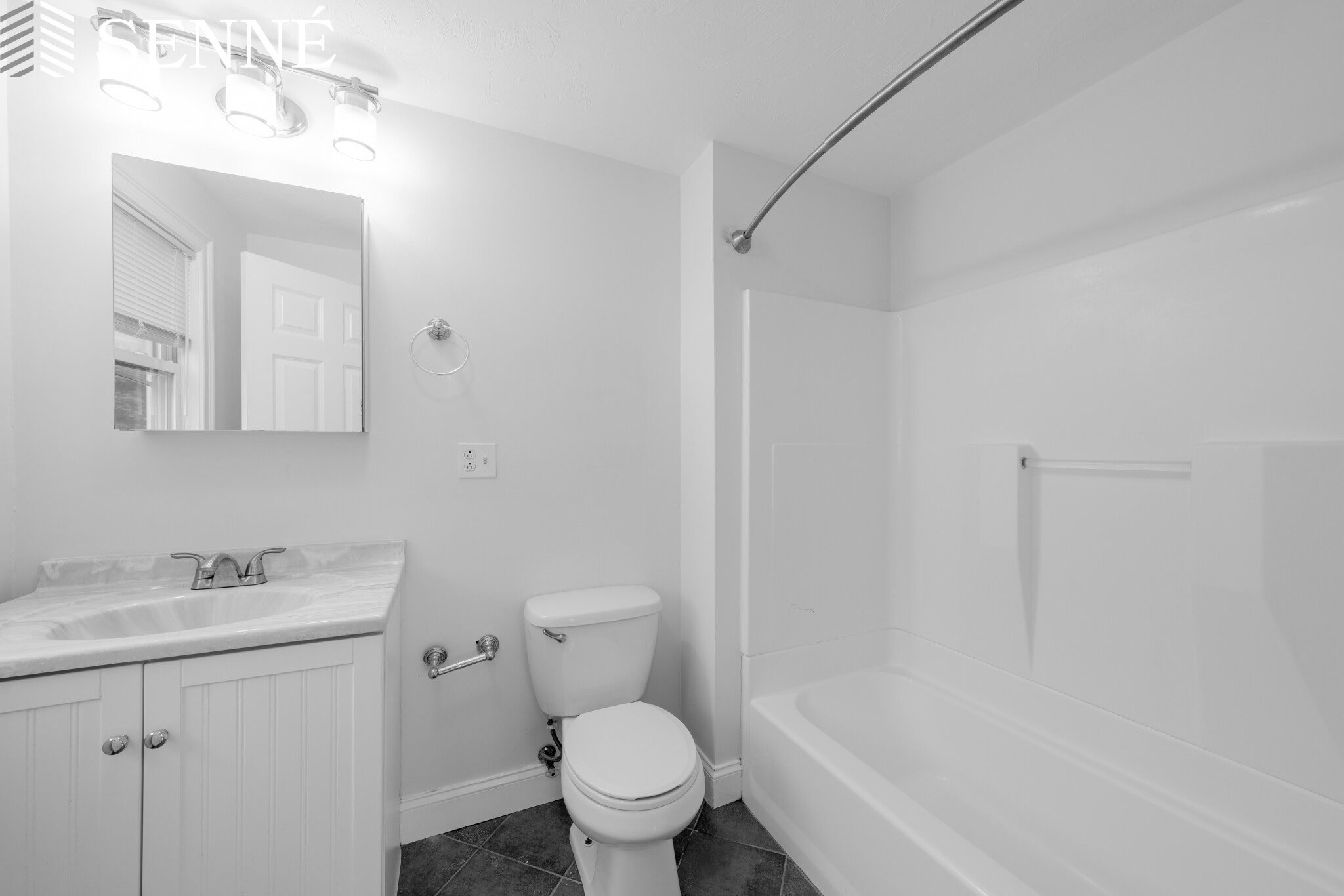 16 Notre Dame St, Roxbury