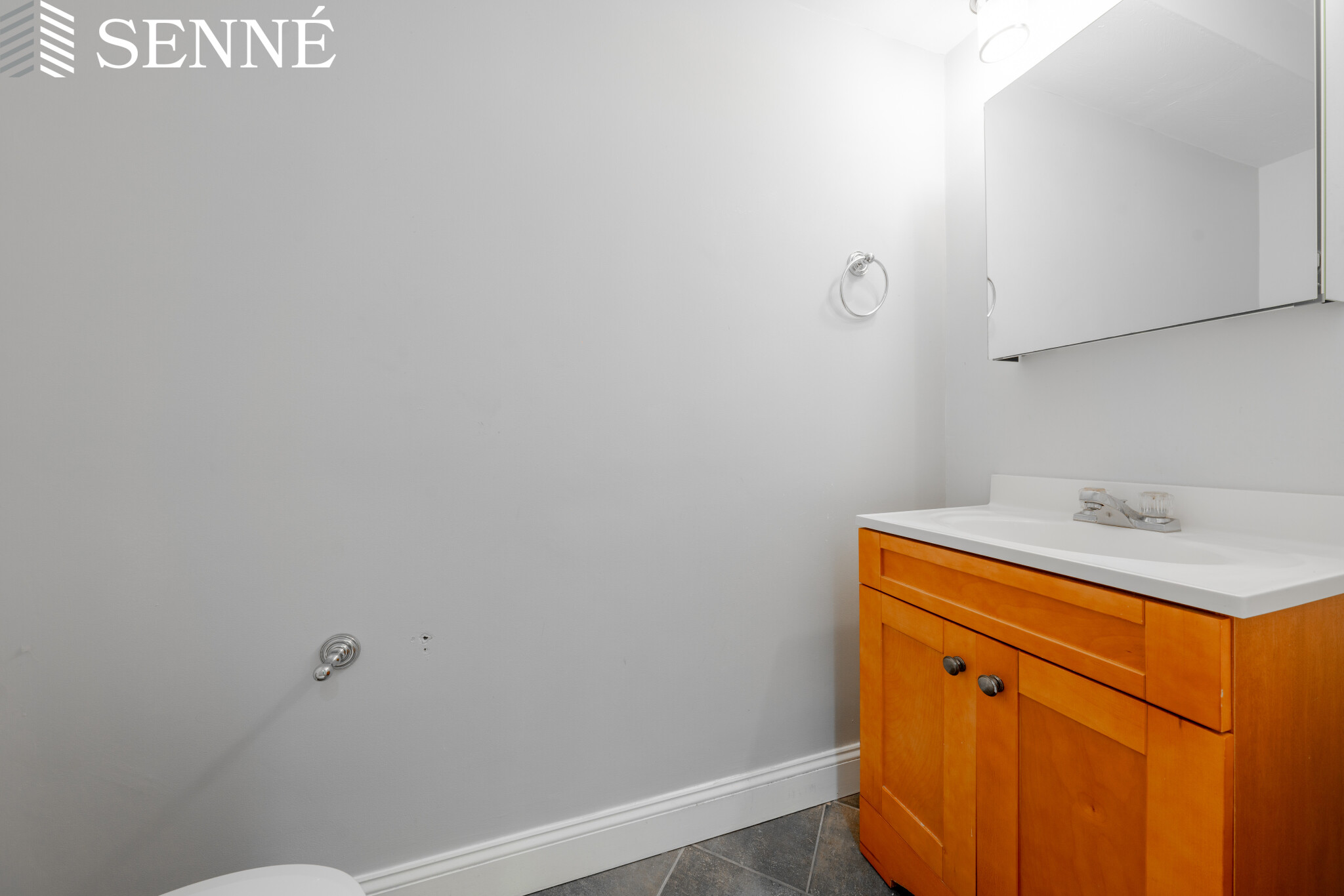 16 Notre Dame St, Roxbury