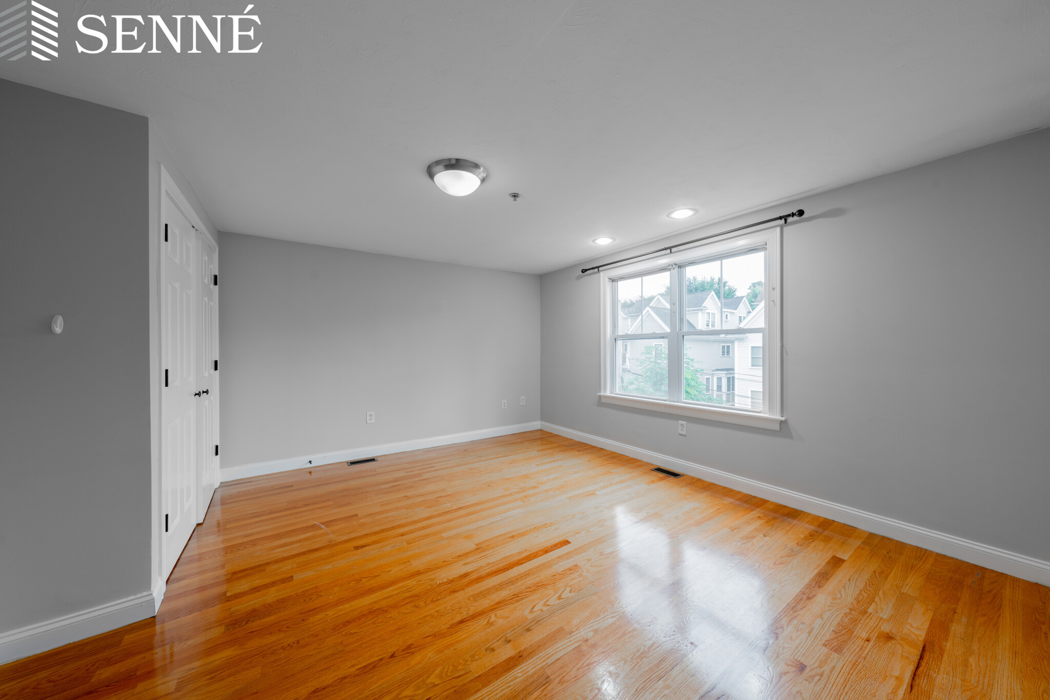 16 Notre Dame St, Roxbury