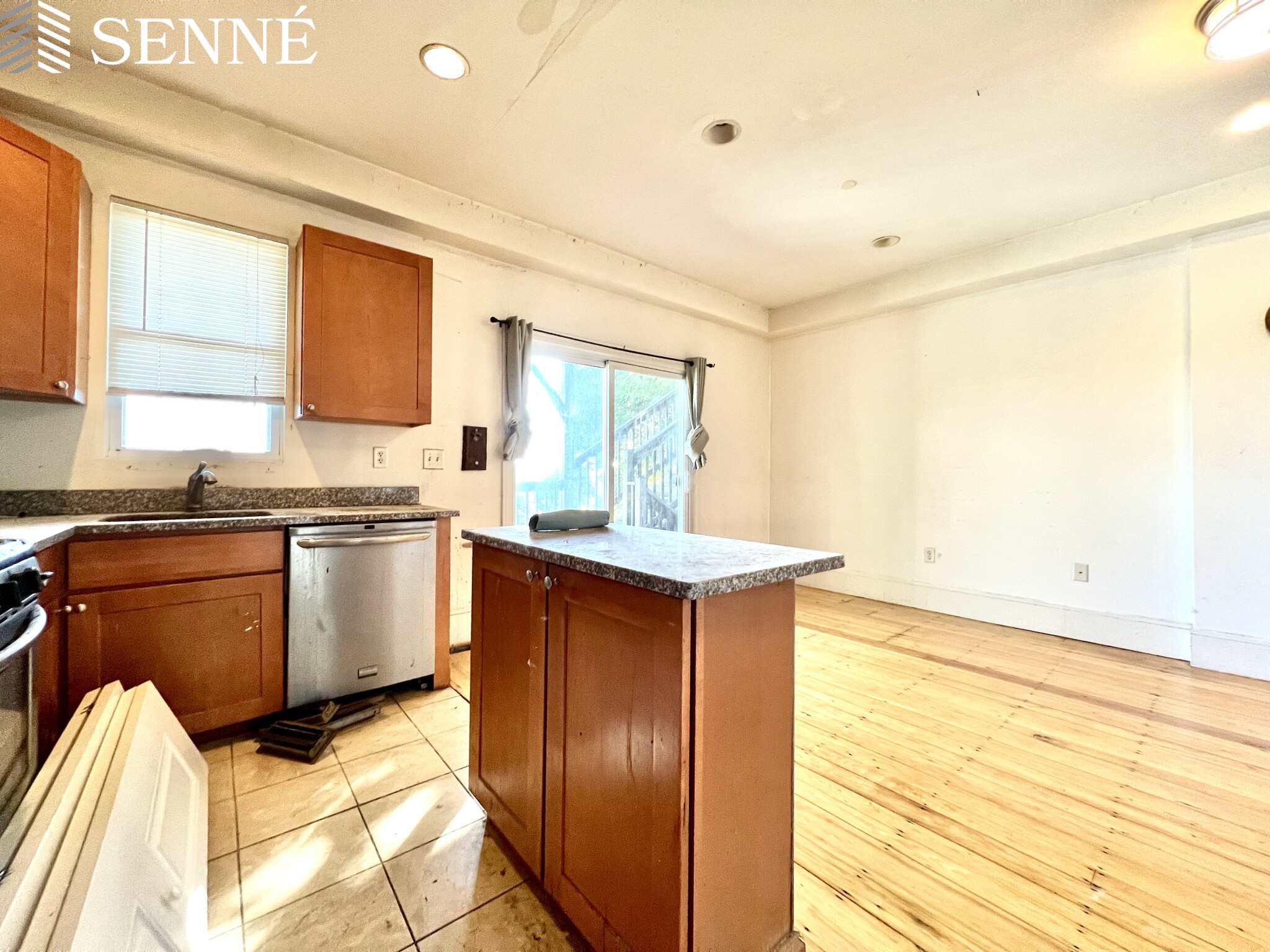 28 Fisher Ave, Roxbury