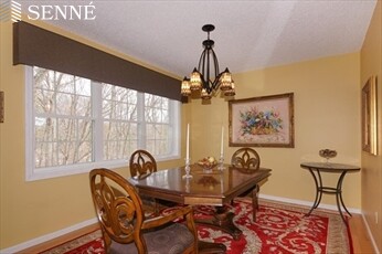 21 Greystone Ct, Burlington