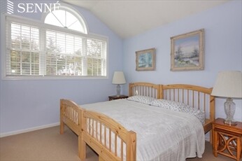 21 Greystone Ct, Burlington