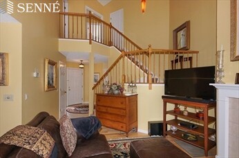 21 Greystone Ct, Burlington