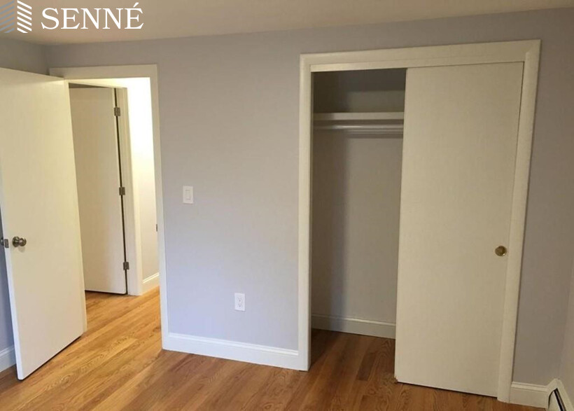 5 Dundee Rd, Arlington Heights