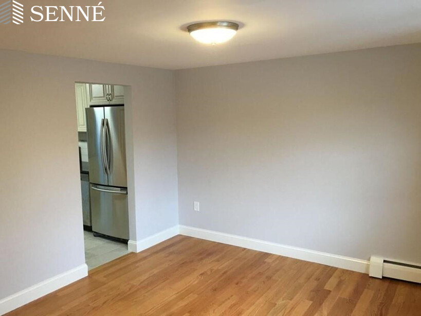 5 Dundee Rd, Arlington Heights