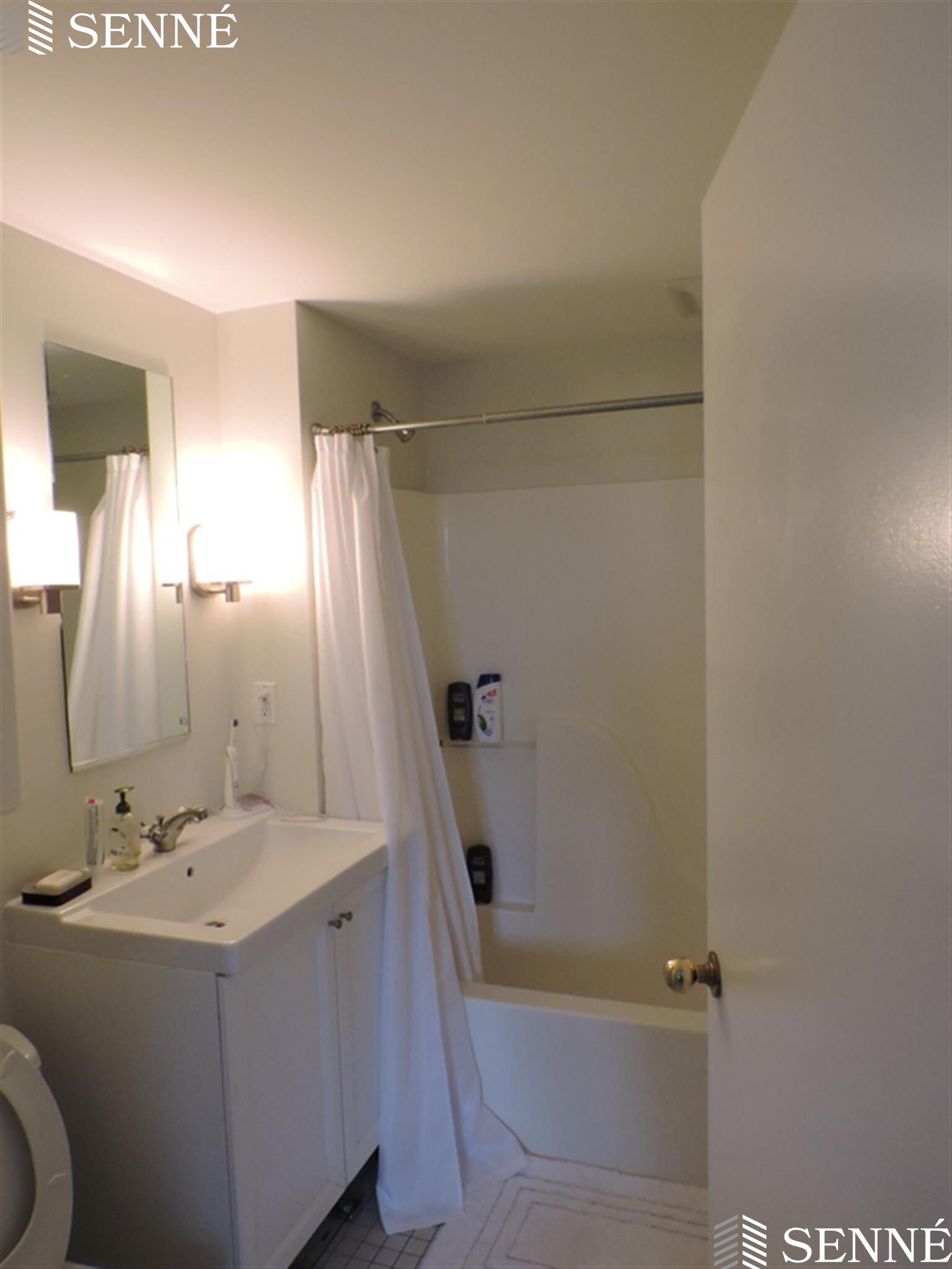 1008 Massachusetts Ave, Harvard Square