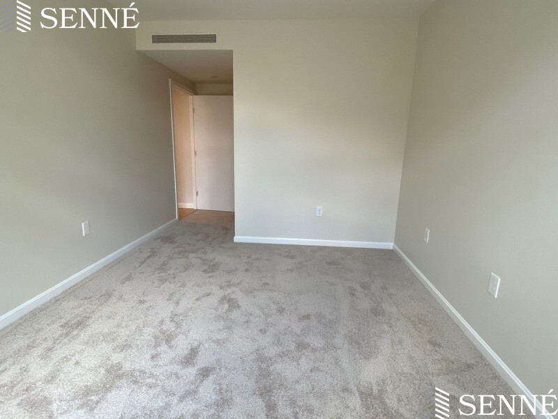 1008 Massachusetts Ave, Harvard Square