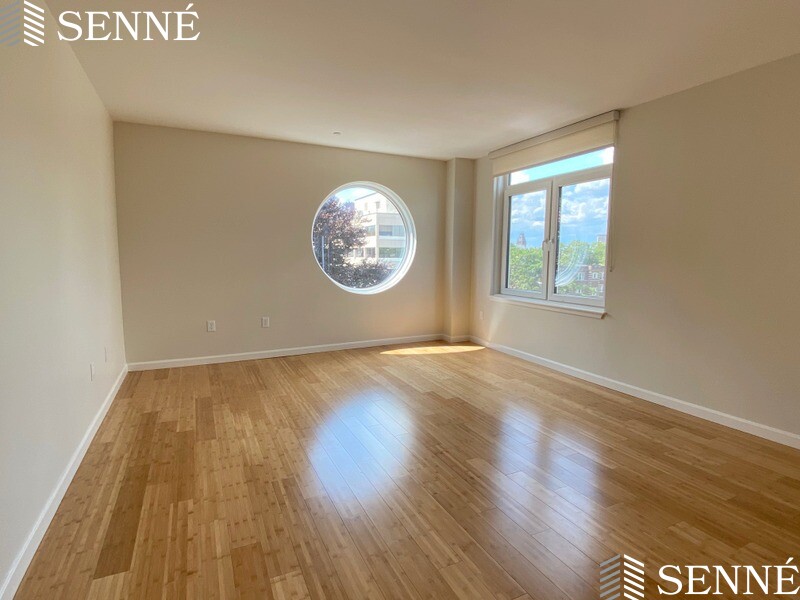 1008 Massachusetts Ave, Harvard Square