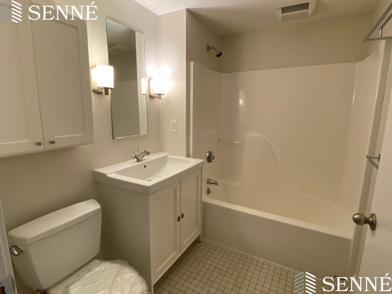 1008 Massachusetts Ave, Harvard Square