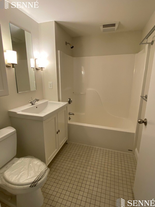 1008 Massachusetts Ave, Harvard Square