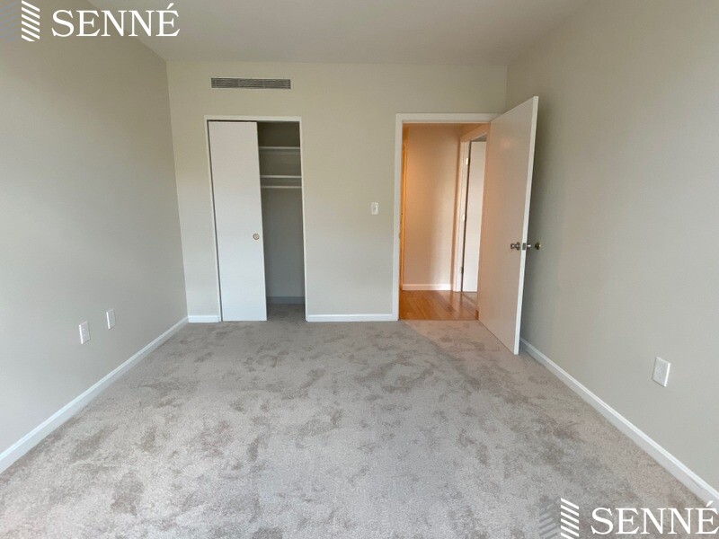 1008 Massachusetts Ave, Harvard Square