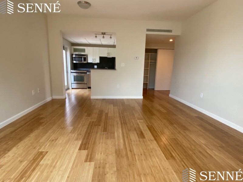 1008 Massachusetts Ave, Harvard Square