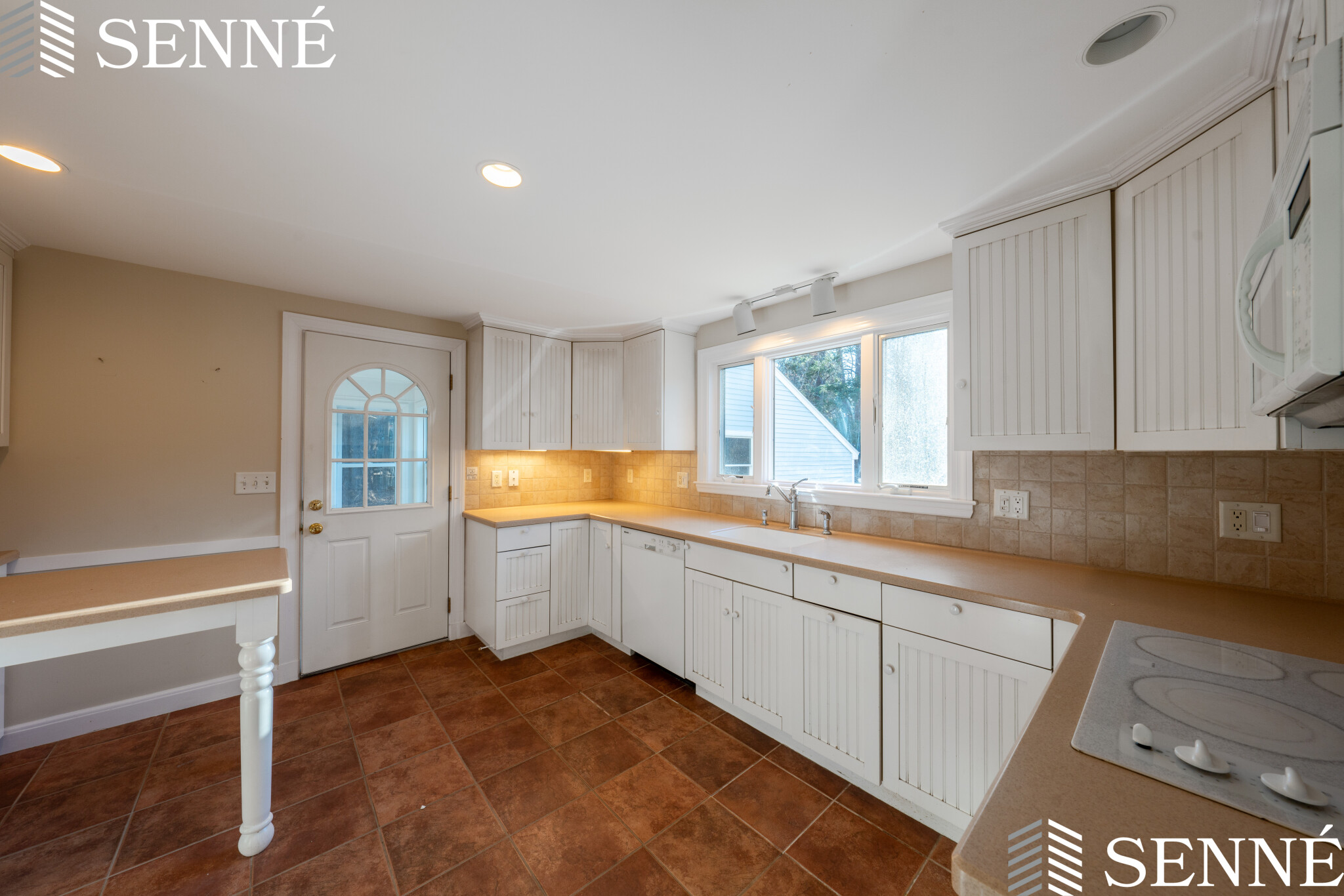 10 Bennett Rd, Wayland