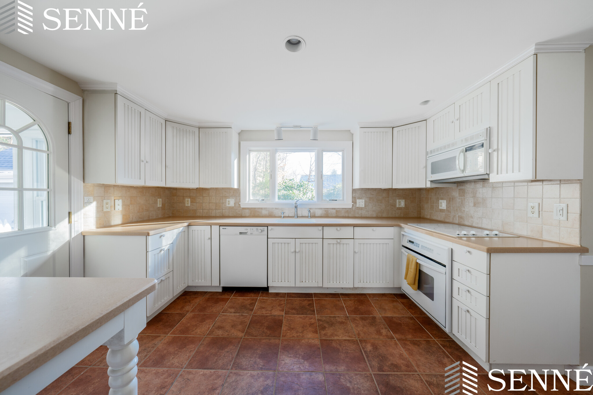 10 Bennett Rd, Wayland