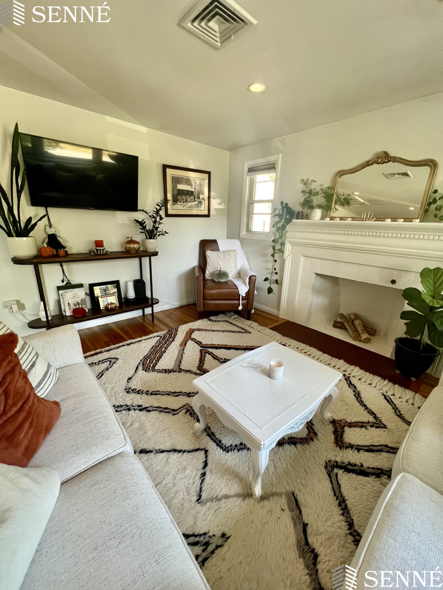 174 Seminole Ave, Waltham