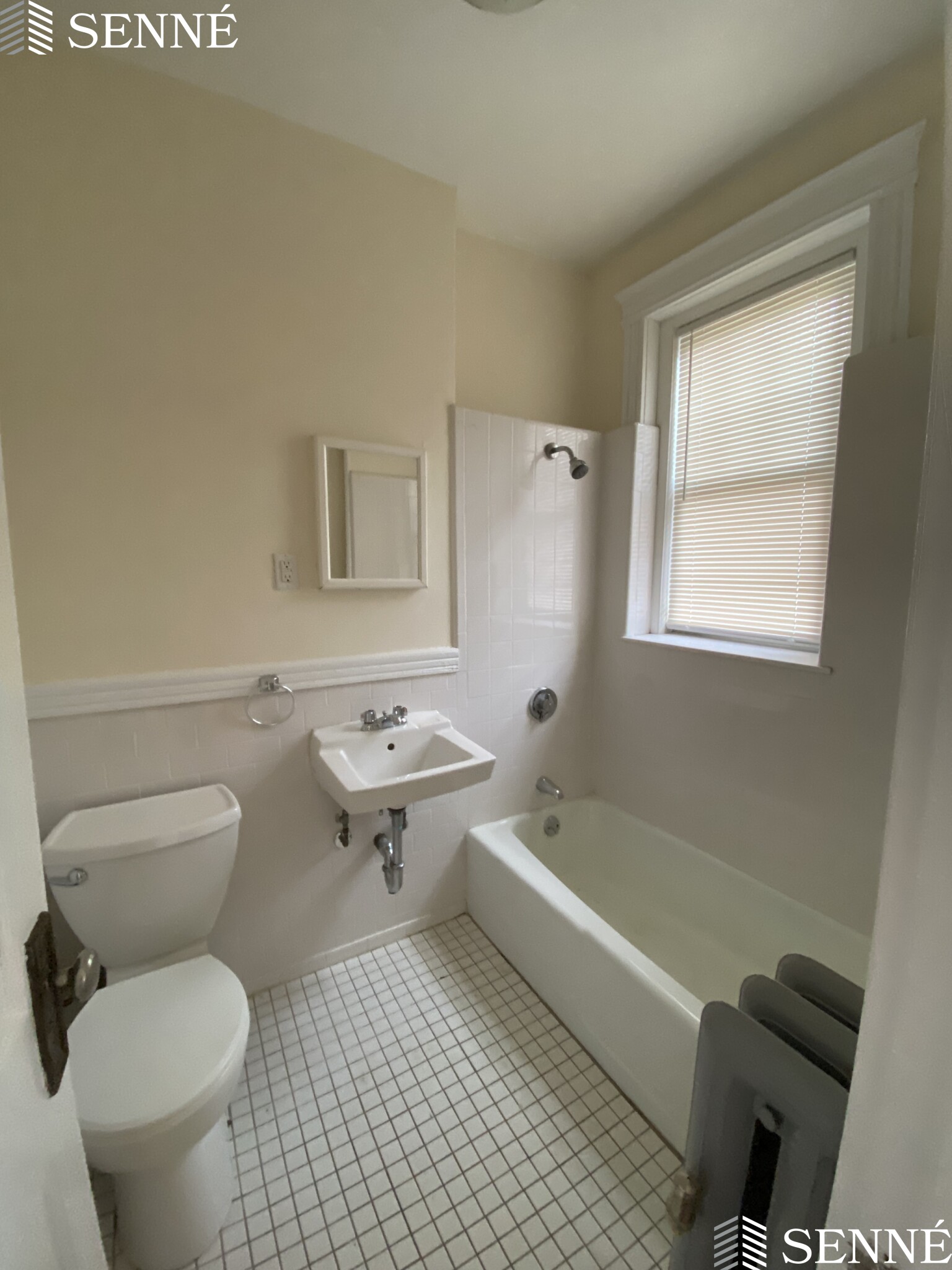 27 Park Dr, Back Bay