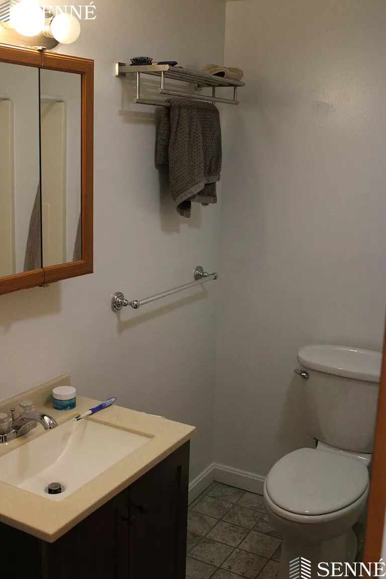 35 Davis Sq, Davis Square