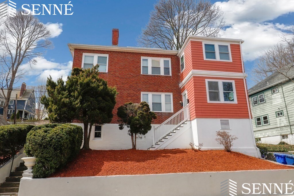 62 Algonquin Rd, Chestnut Hill