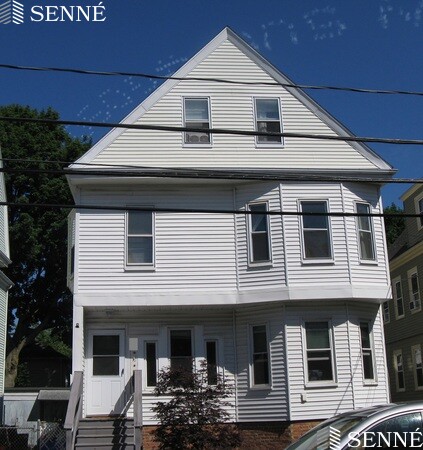 33 Paulina St, Tufts