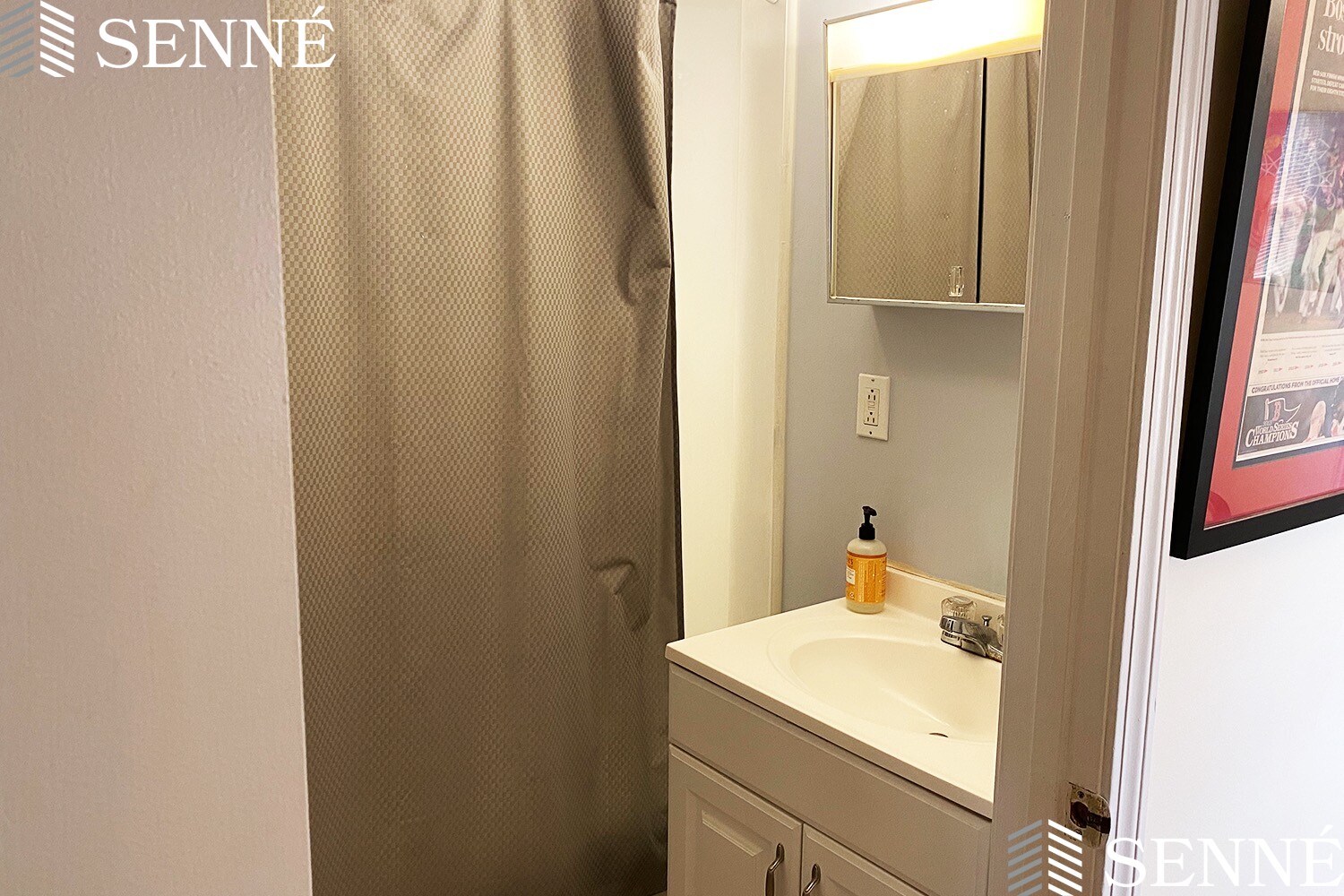 16 Evergreen Sq, Spring Hill