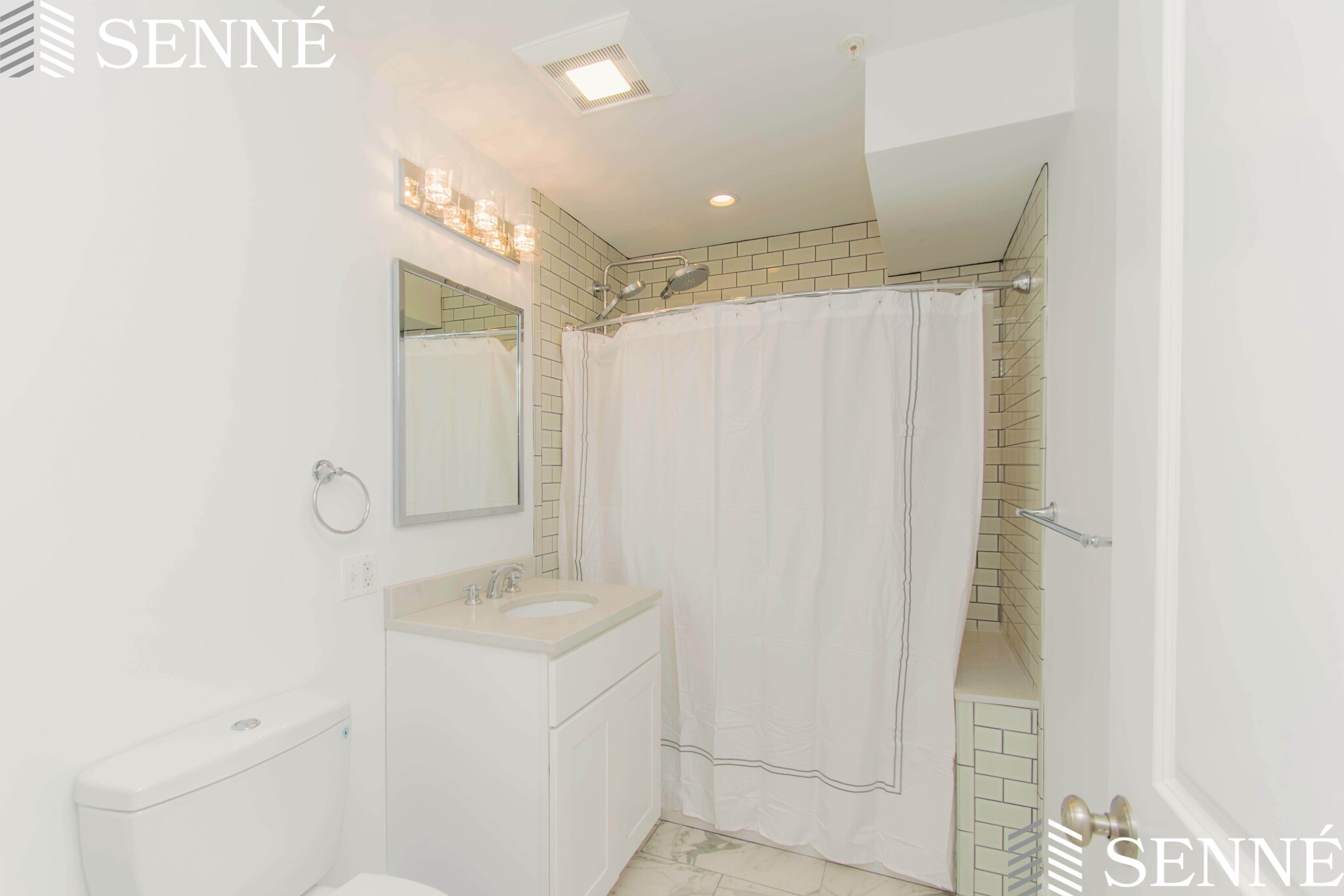 126 Columbia St, The Port