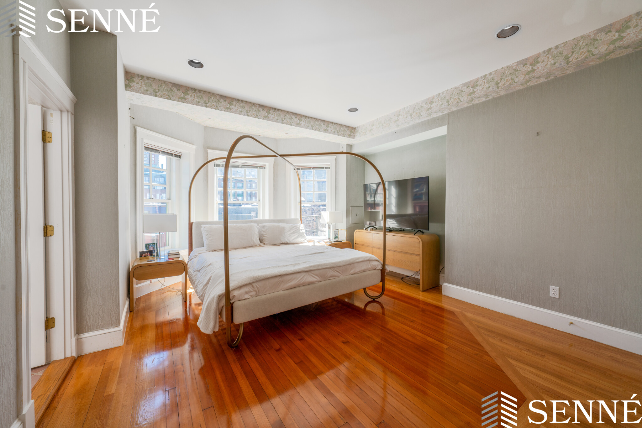 218 Commonwealth Ave, Back Bay