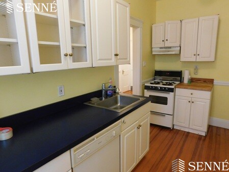 21 Shepard St, Neighborhood Nine