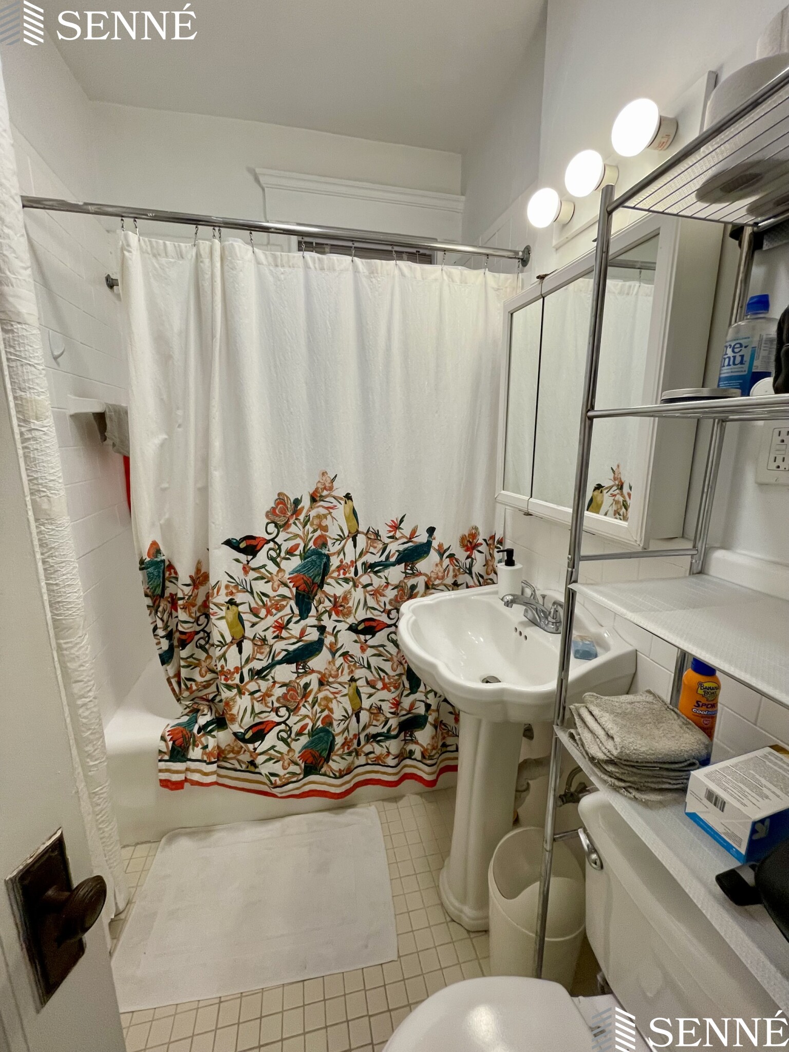 1558 Massachusetts Ave, Neighborhood Nine