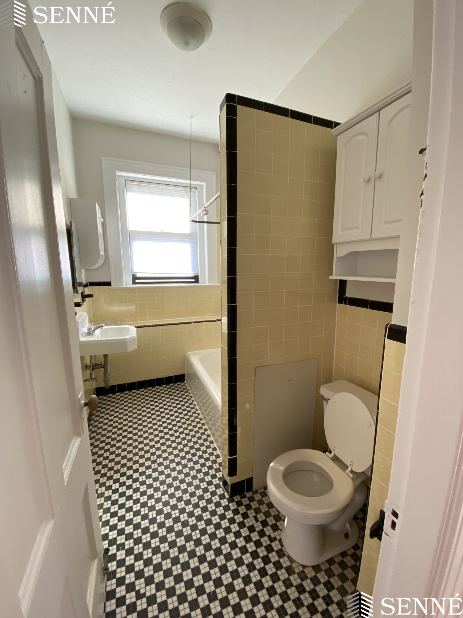 1010 Massachusetts Ave, Riverside