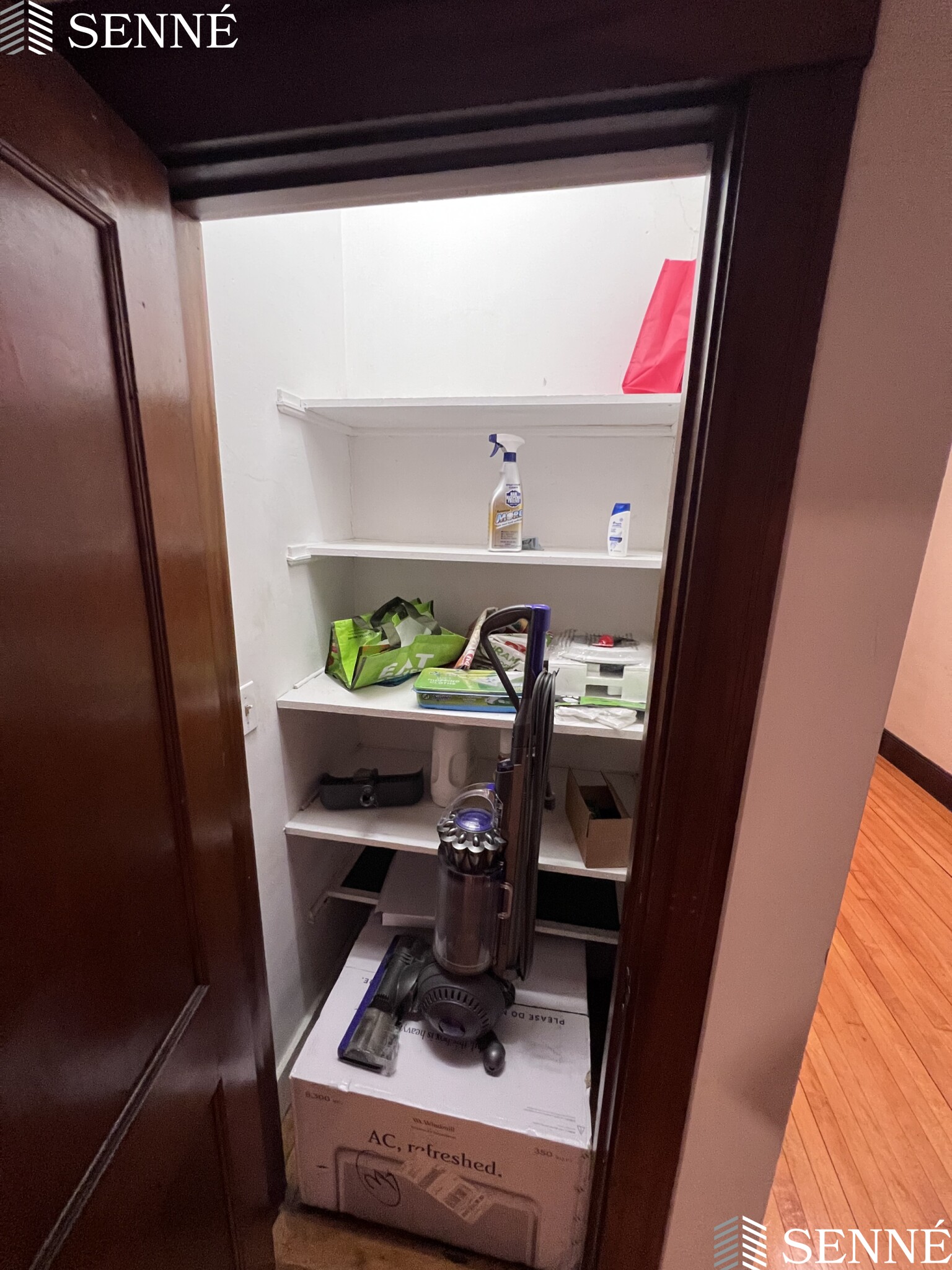 3 Linnaean St, Neighborhood Nine