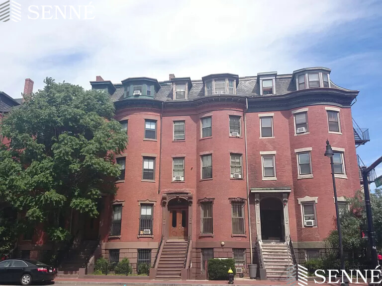 702 Massachusetts Ave, South End